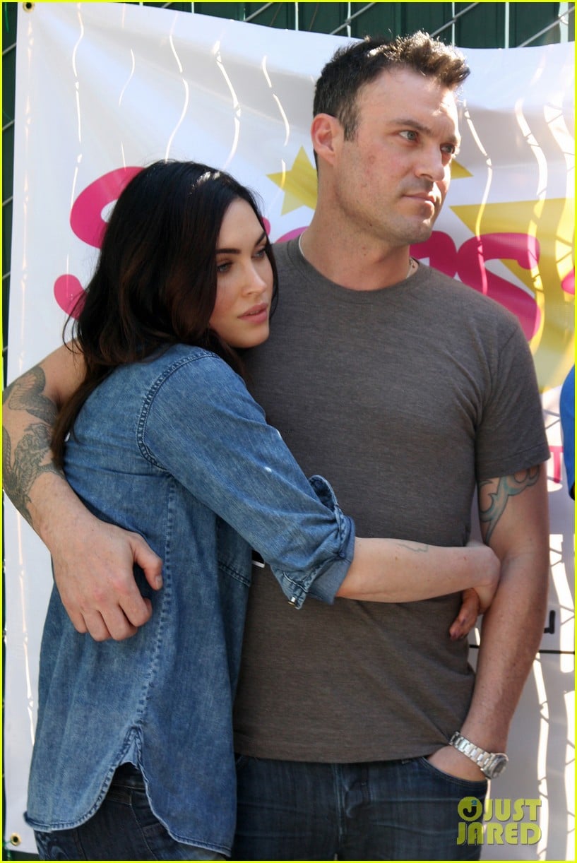Megan Fox & Brian Austin Green Donate Their Time at 'Stars 4 Smiles