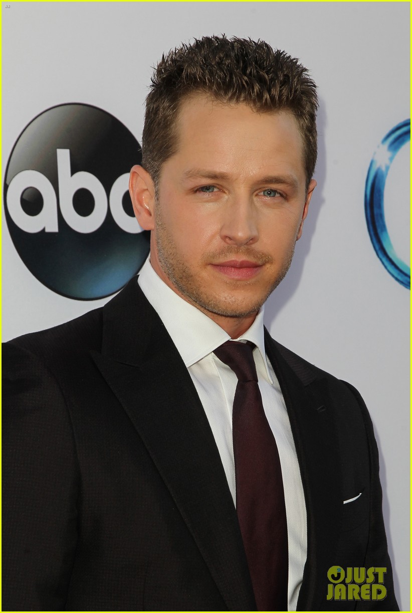 Ginnifer Goodwin & Josh Dallas Are The Cutest Couple at 'Once Upon A Time's Season Four Premiere