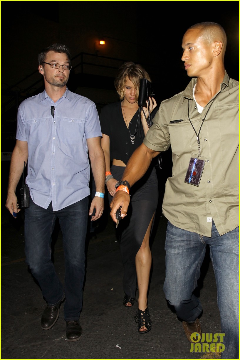 Jennifer Lawrence Leaves Rumored Boyfriend Chris Martin's Coldplay