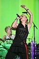 gwen stefani performs with sting at global citizen festival 2014 19