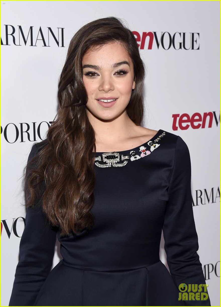 Hailee Steinfeld & Sarah Hyland Represent Young Hollywood at 'Teen