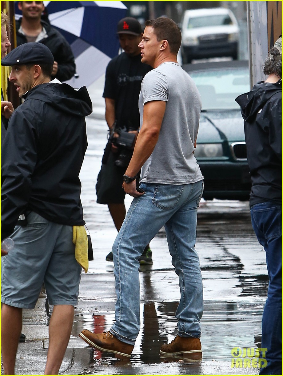 Channing Tatum Flaunts Buff Muscles on 'Magic Mike XXL' Set: Photo