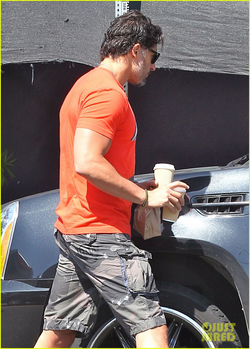 sofia-vergara-joe-manganiello-look-happy-after-she-is-named-highest