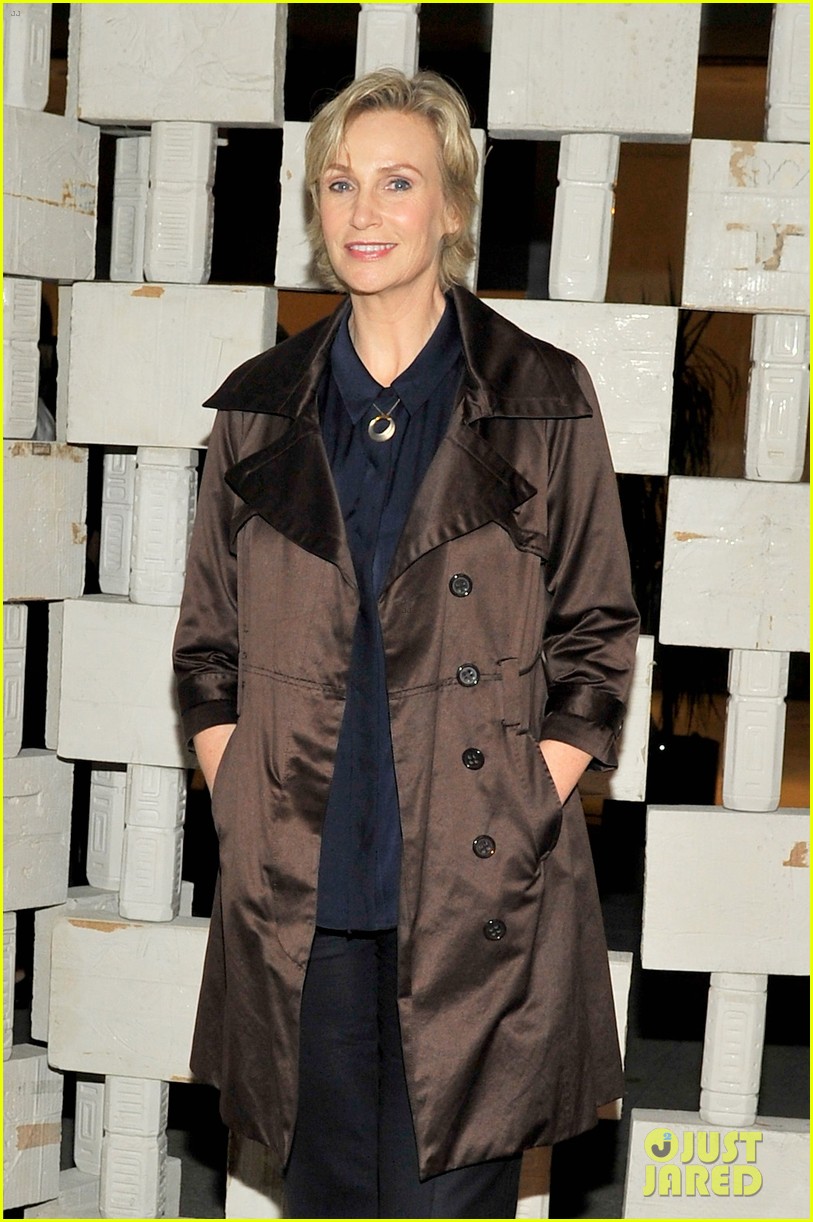 Ashley Olsen & Katherine Moennig Both Opt for Black at Hammer Museum's