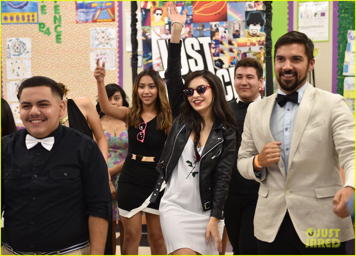 Bella Thorne Charli XCX Host Just Dance Homecoming 2015 Photo bella-thorne-charli-xcx-host-just-dance-homecoming-2015-photo