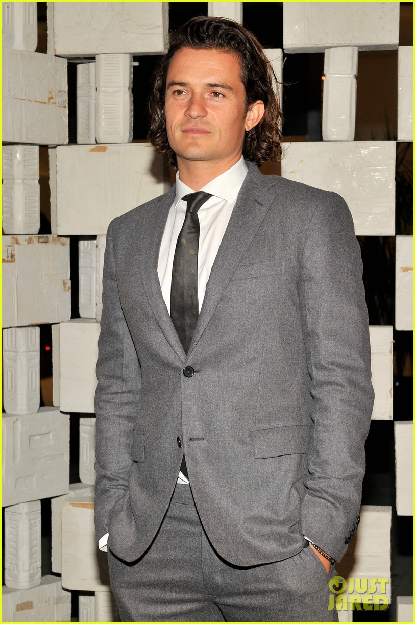 Orlando Bloom & Rashida Jones Watch Sia Perform at Hammer Museum Gala