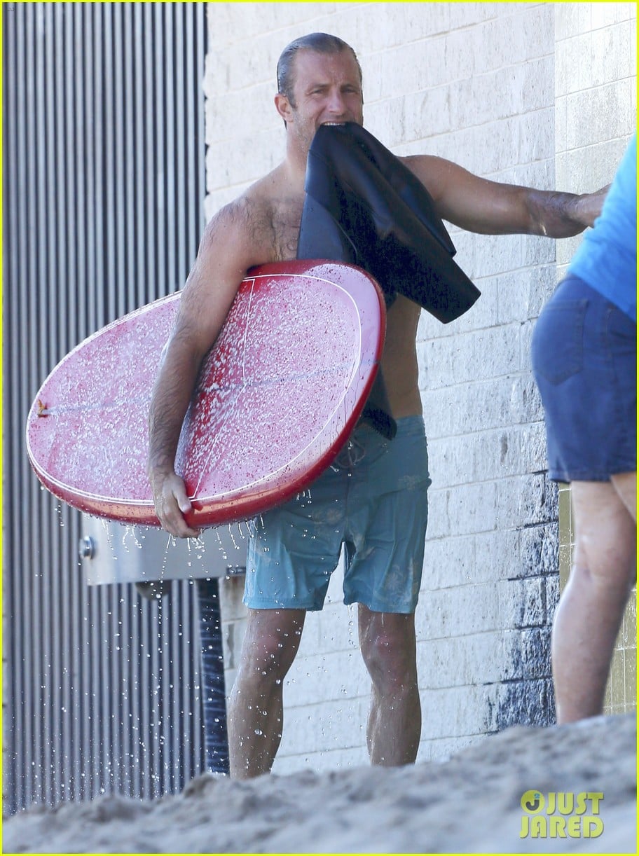 Hawaii Five-O's Scott Caan Strips Down After Surf Session!: Photo ...
