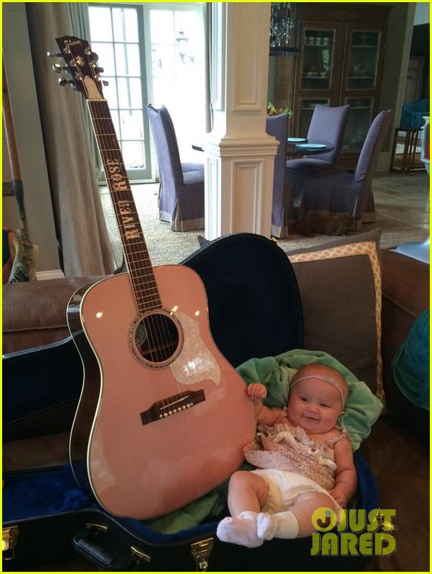 Kelly Clarkson's Daughter River Just Got the Coolest Gift From Miranda