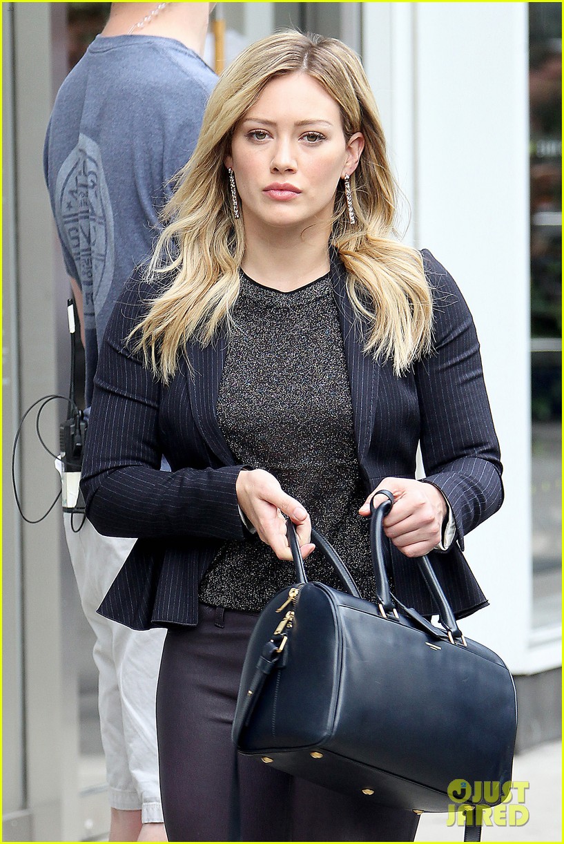 Hilary Duff Gets 'Younger' in NYC After 27th Birthday! Photo 3209000(02)