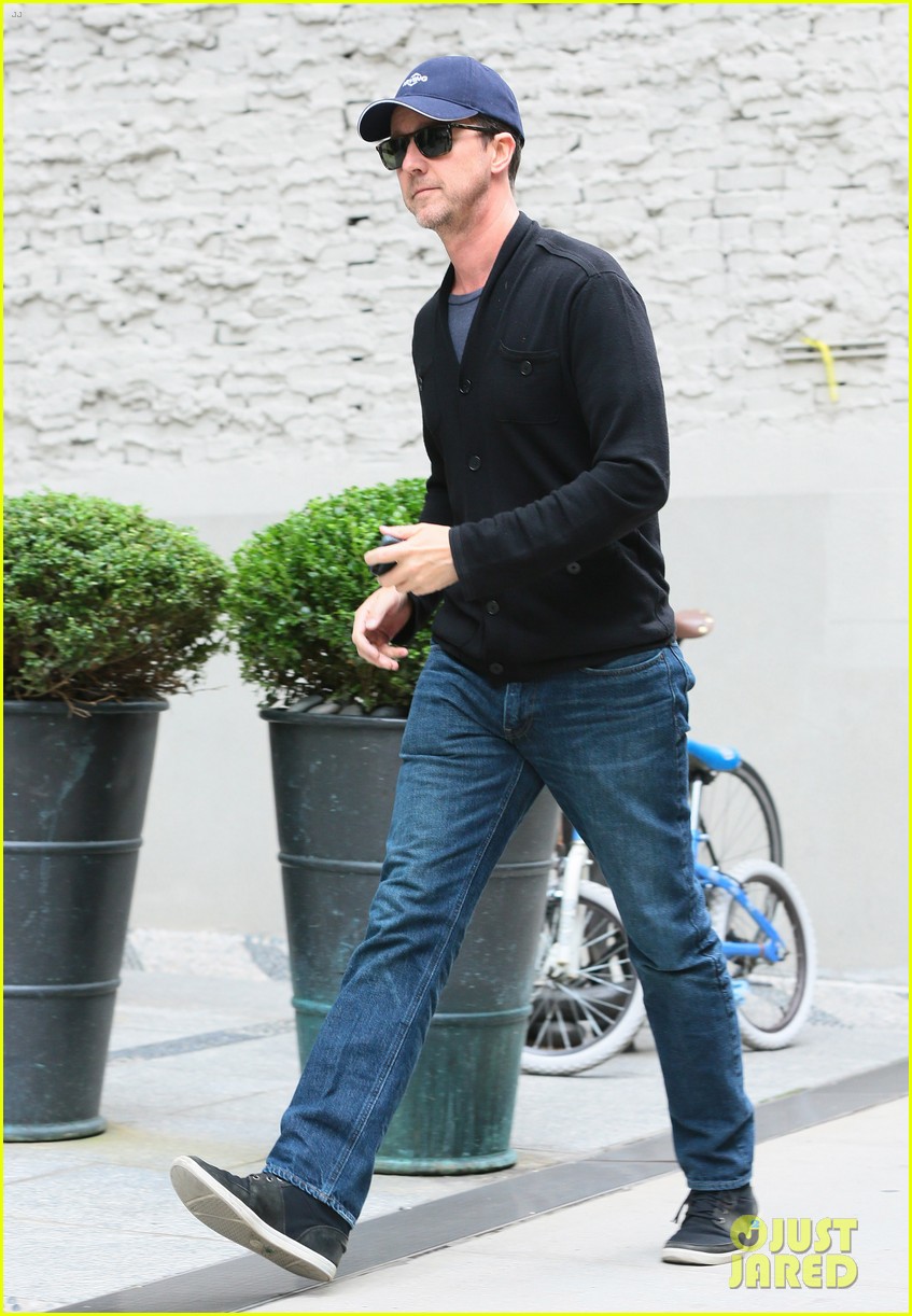 Edward Norton Gets Coffee with Michael Keaton in New 'Birdman' Clip Watch Now! Photo 3215125