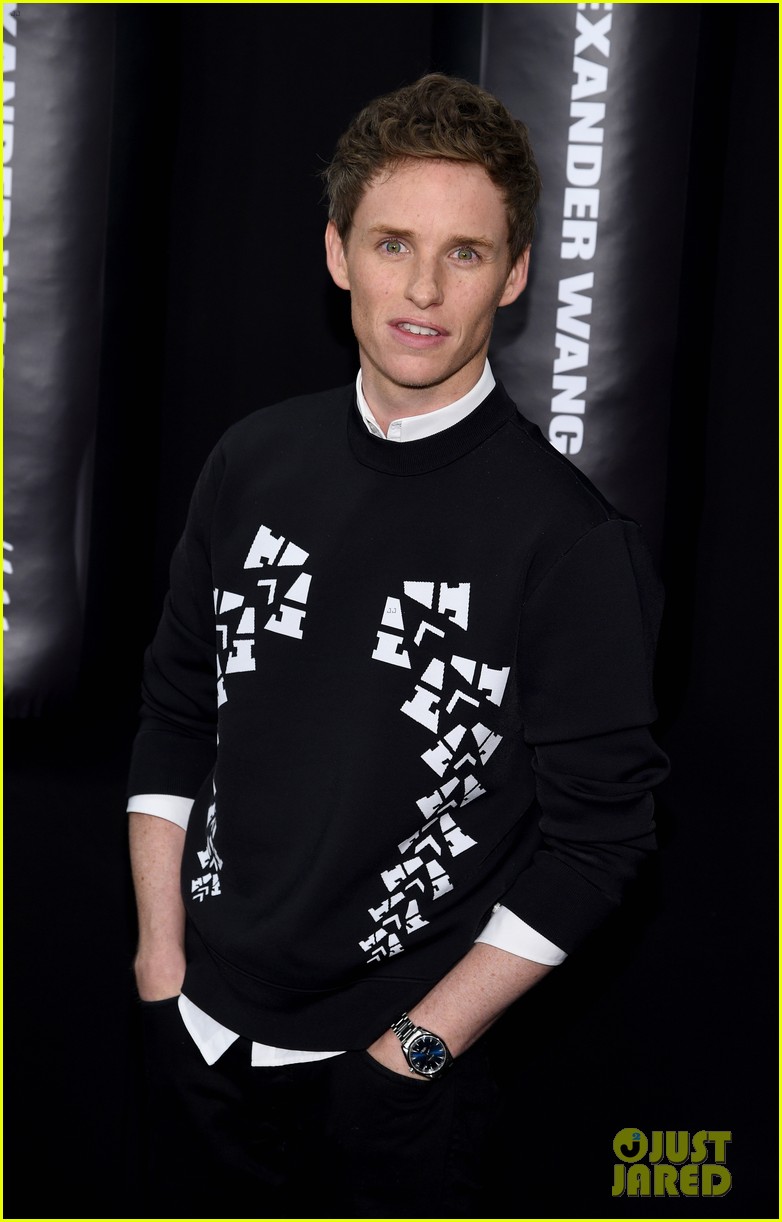 Dakota Fanning & Eddie Redmayne Watch Karlie Kloss Hit The Runway at