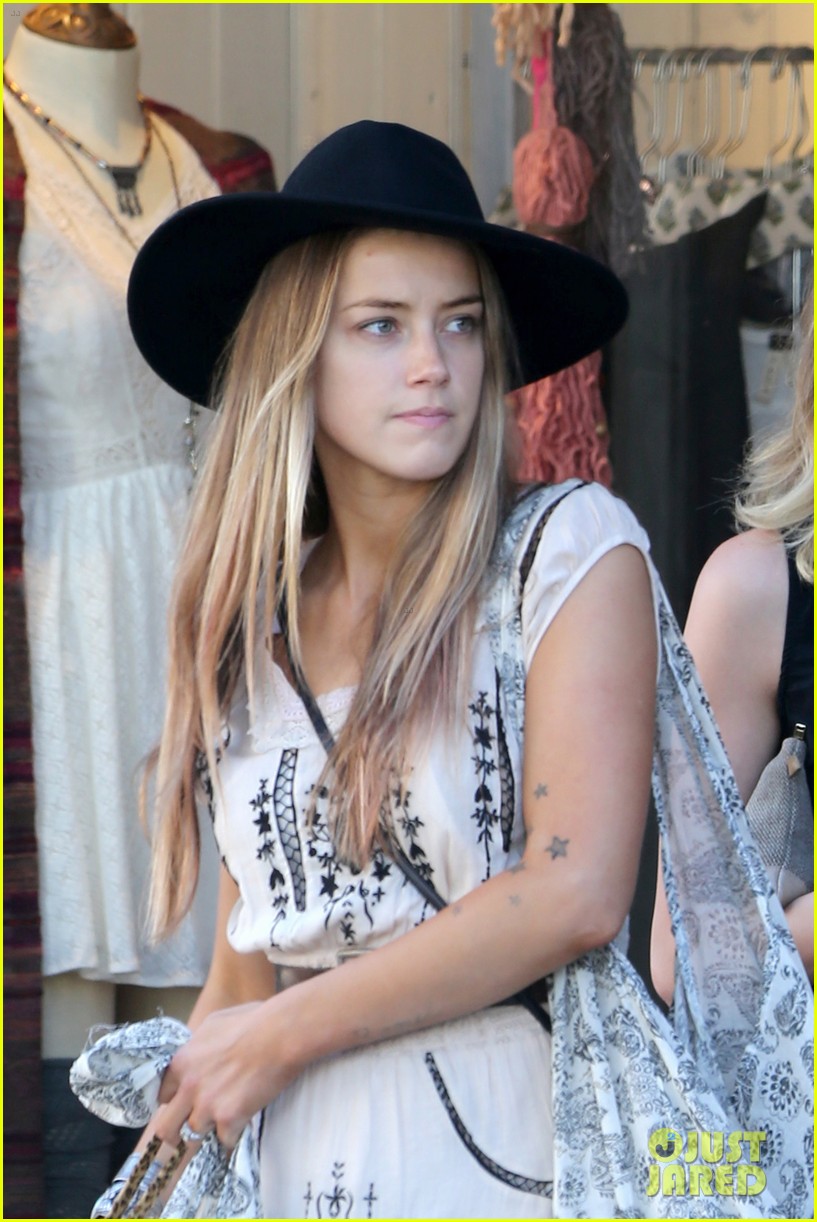 Amber Heard Flashes Her Engagement Ring On Her 'Magic Mike XXL