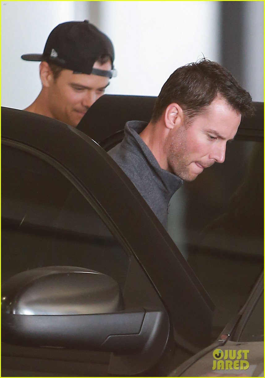 Josh Duhamel Hits LAX Before Fergie Sings National Anthem at Clippers