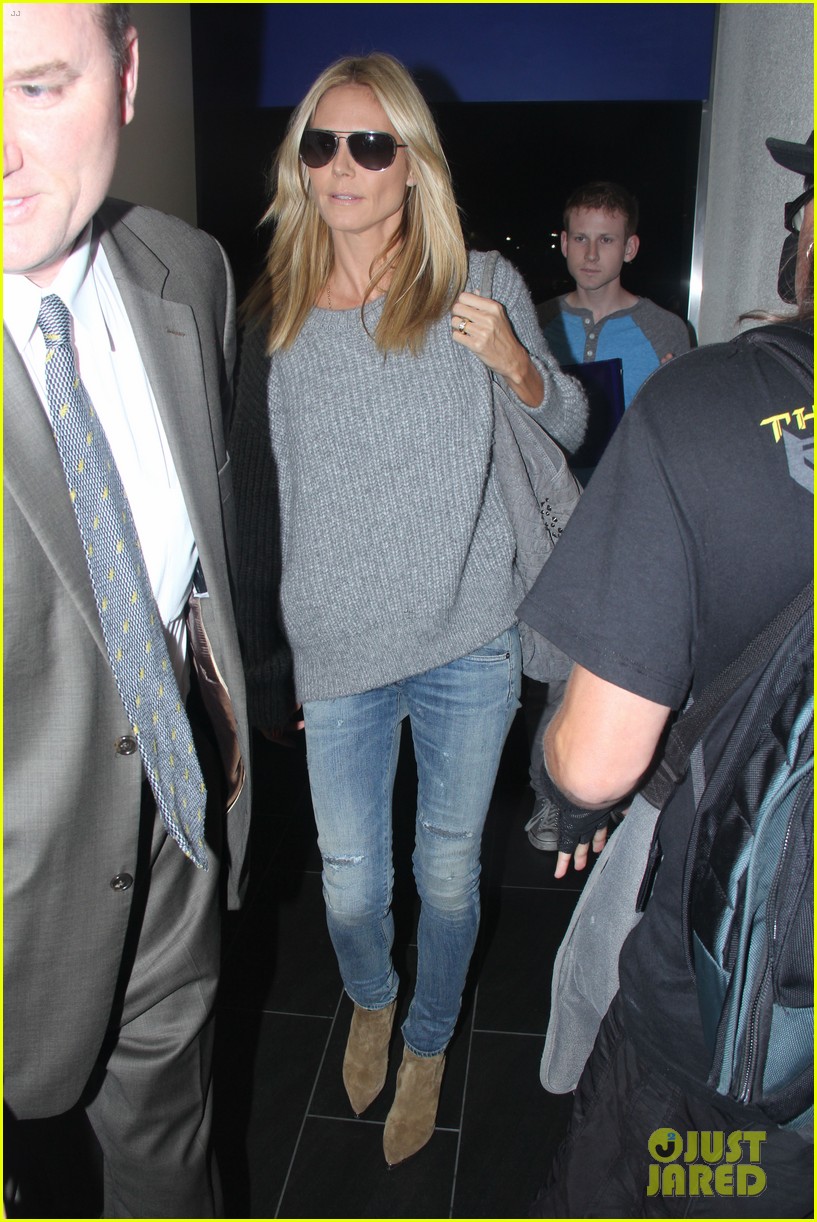 Heidi Klum Gets Her Hair Touched Up Before Flying Out of L.A. Photo
