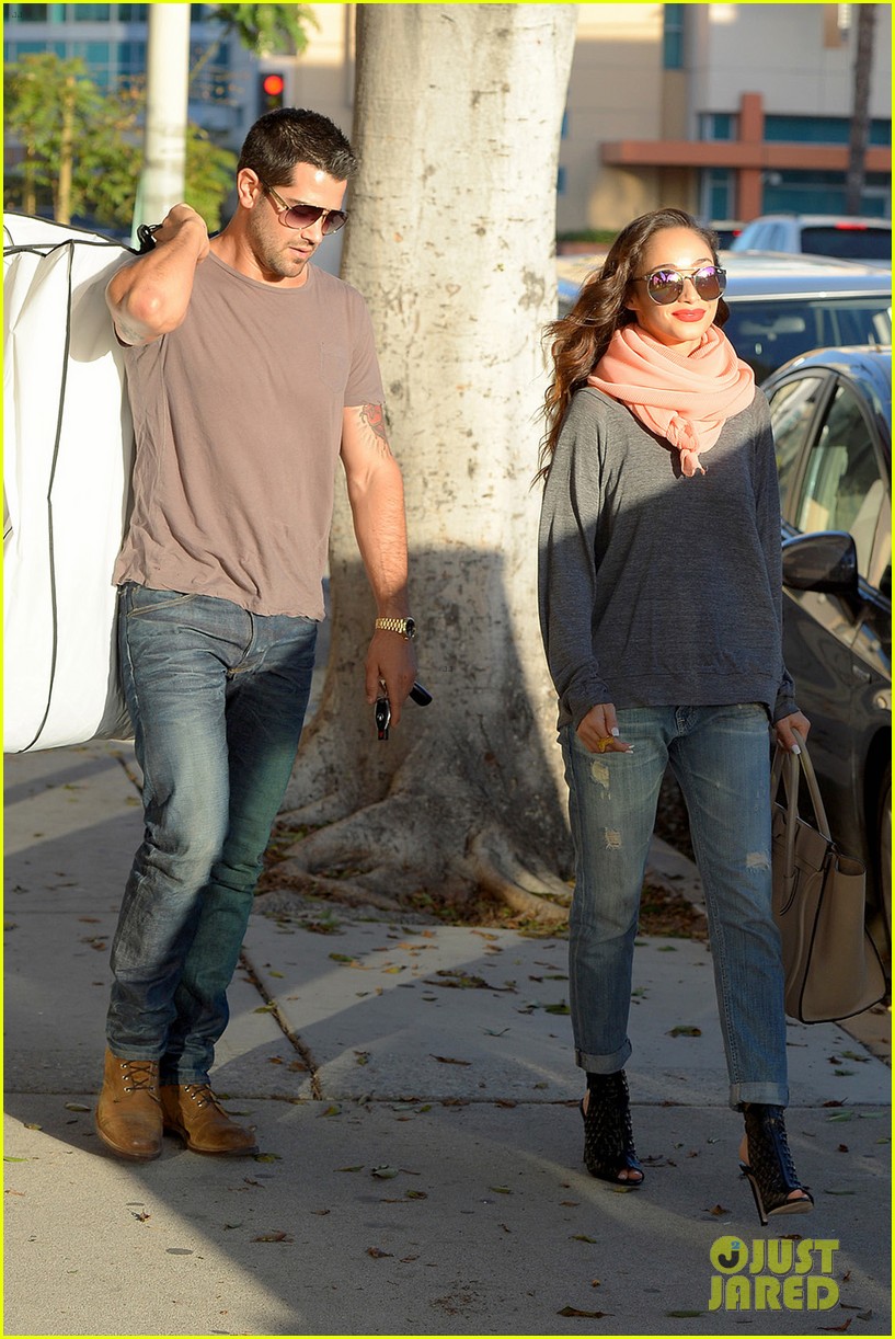 Jesse Metcalfe Carries His Fiancee Cara Santana's Bags For Her Photo