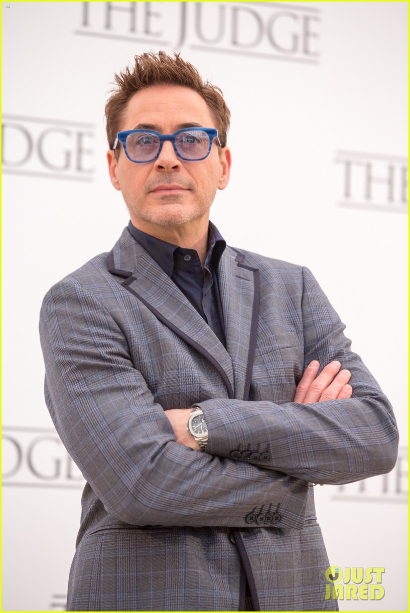 Robert Downey Jr. Is All Smiles After Setting 'Iron Man' Return Photo