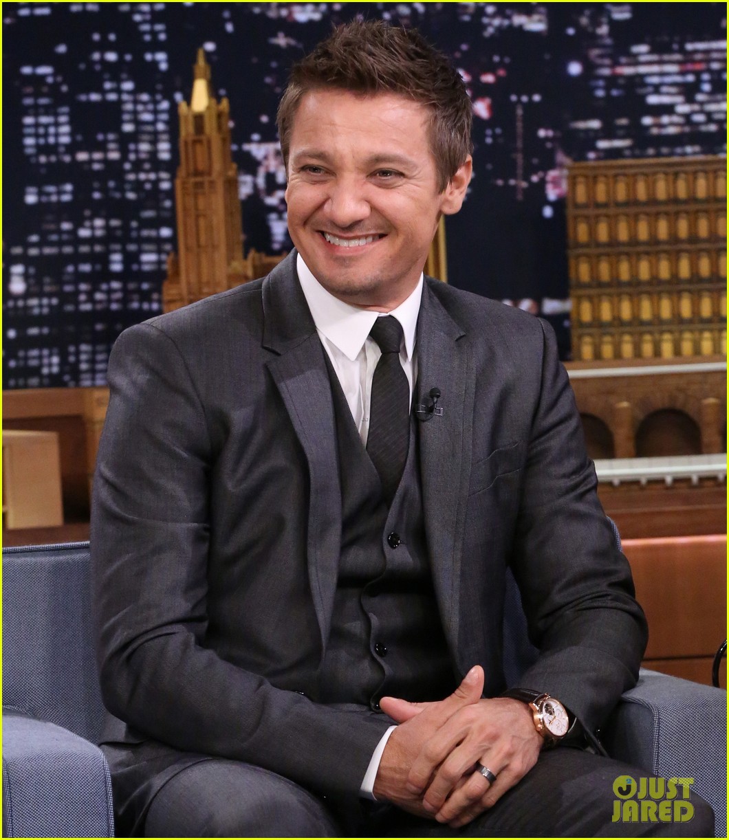 Jeremy Renner Shares His Funniest Photos on the 'Tonight Show' - Watch  Now!: Photo 3212891 | Jeremy Renner Pictures | Just Jared