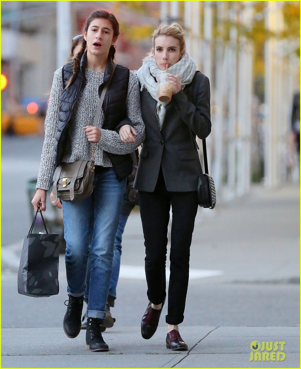 Emma Roberts Loves Listening to Taylor Swift's New Album!: Photo