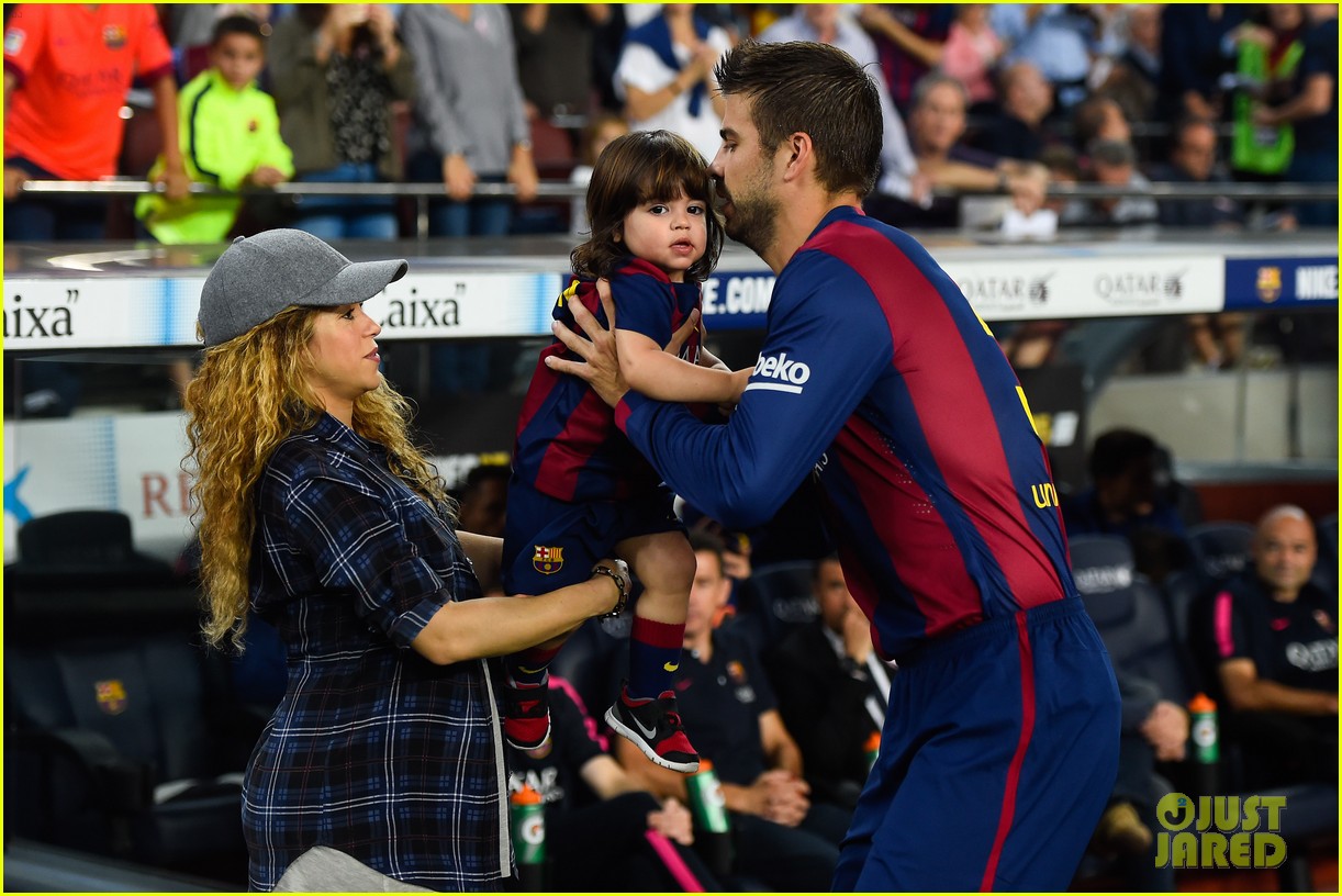 Shakira & Her Son Milan Cheer On Gerard Pique At His Big Game!: Photo ...