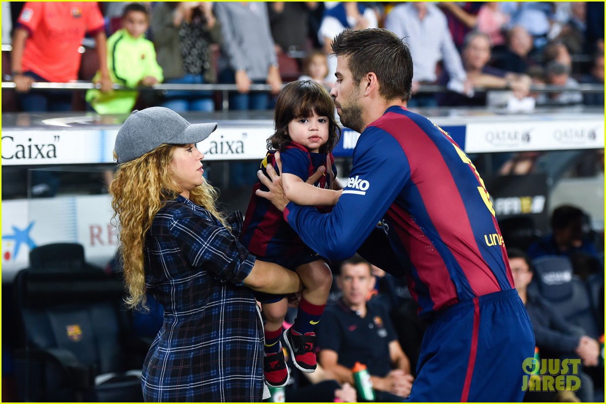 Shakira & Her Son Milan Cheer On Gerard Pique At His Big Game!: Photo ...