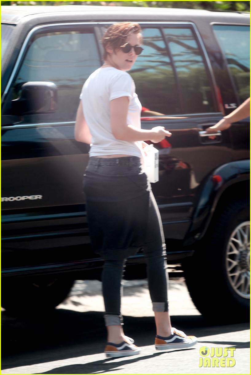 Kristen Stewart carries around boxed water while out and about on Saturday ...