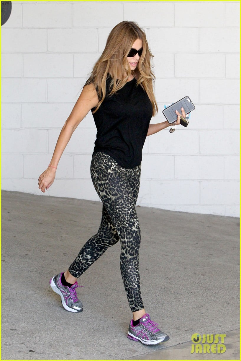 Sofia Vergara Brings Her Wild Side to Gym Workout Photo 3212637(02)