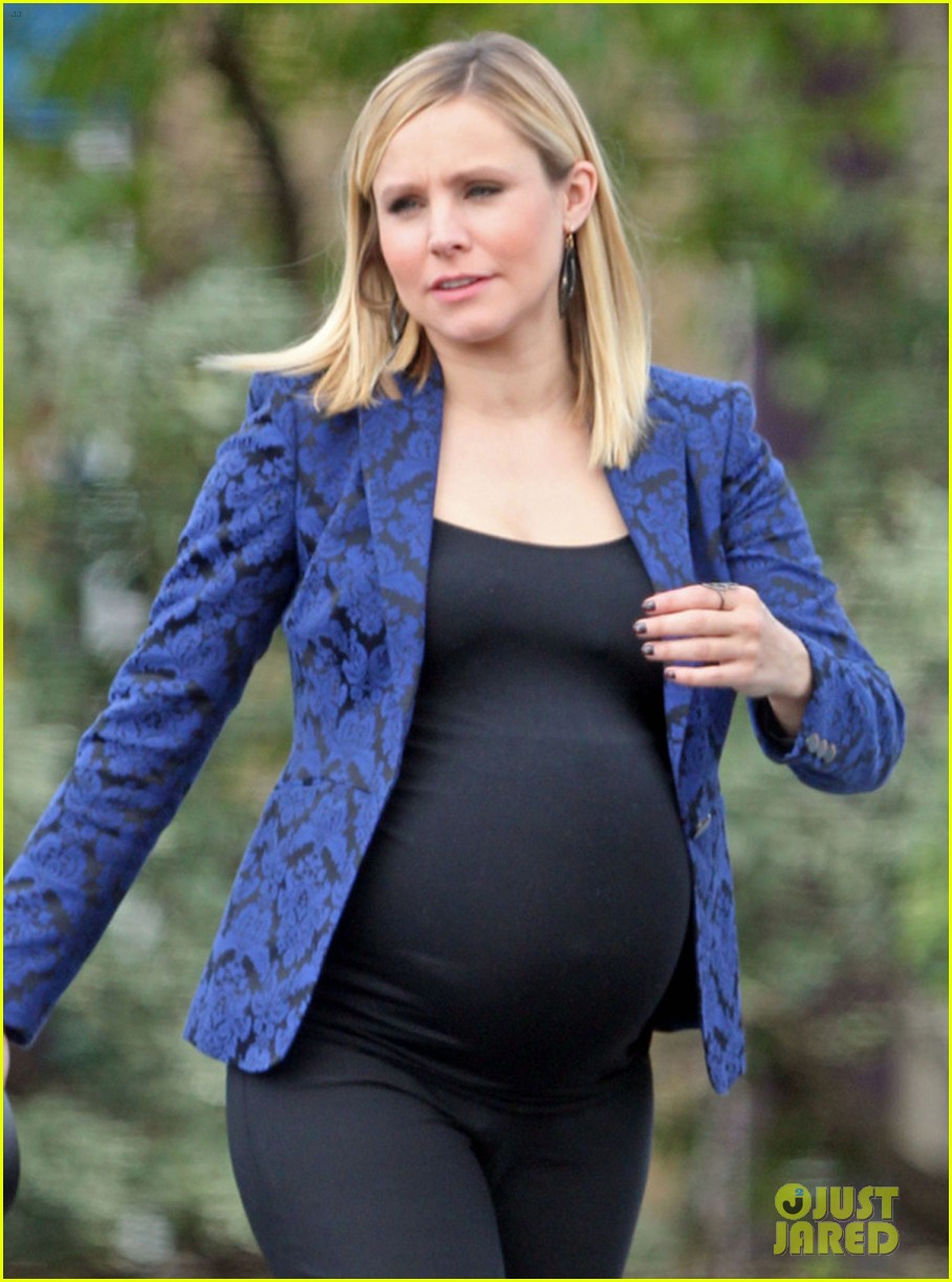 Kristen Bell's Baby Bump is Growing Bigger & Bigger! Photo 3245097