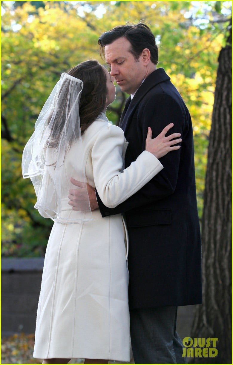 Jason Sudeikis & Alison Brie Get Married in Their Movie 'Sleeping with