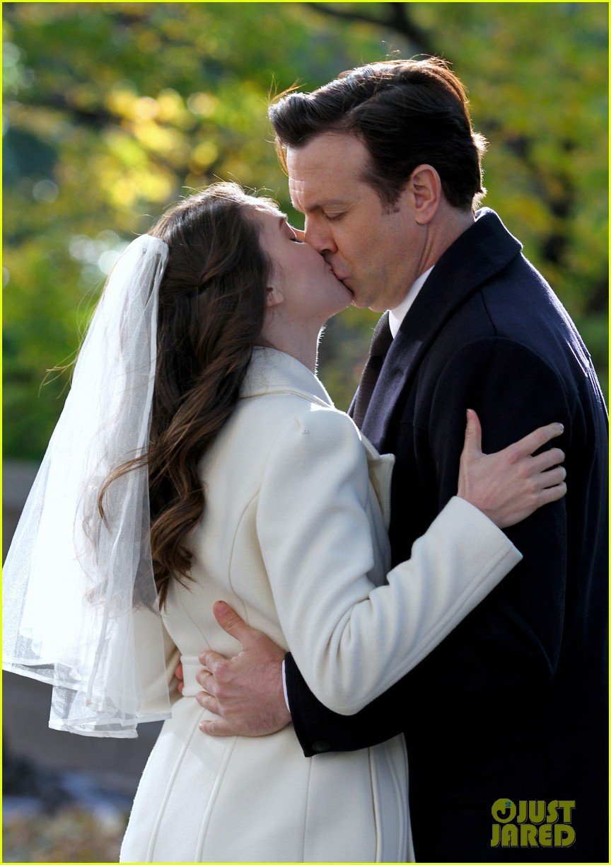 Jason Sudeikis & Alison Brie Get Married in Their Movie 'Sleeping with