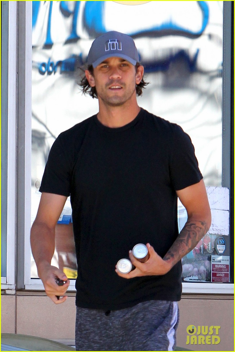 Kaley Cuoco's Dog Norman Changed Her Life! Photo 3240103 Kaley Cuoco