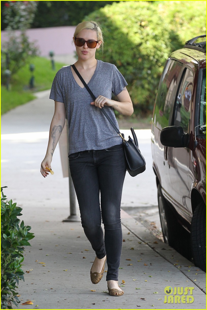 Jaime King & Rumer Willis Doll Up For Revolve Pop-Up Launch Party