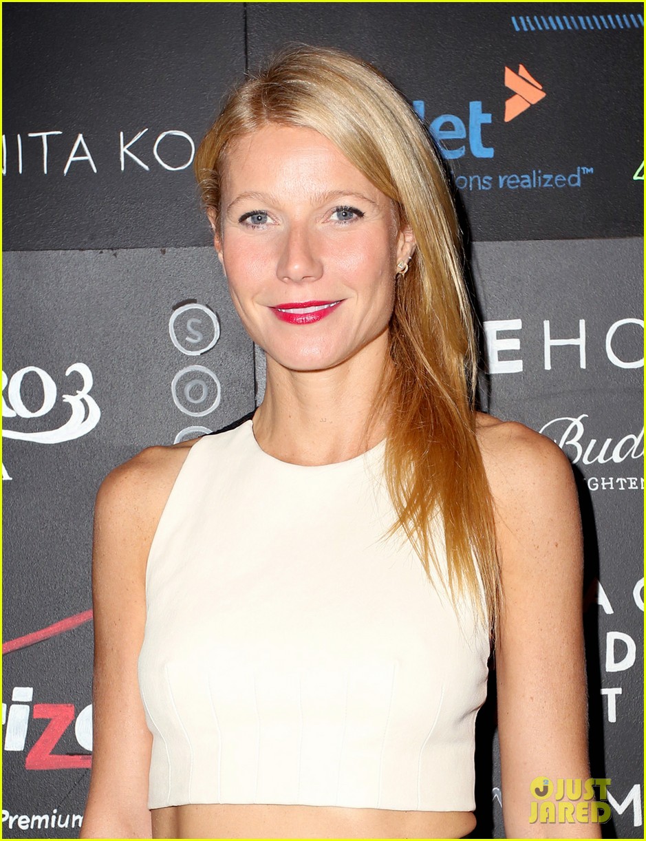 Paltrow's Latest Red Carpet Look Is All About Her Abs! Photo
