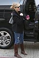 reese witherspoon flys from la 05
