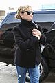 reese witherspoon flys from la 07
