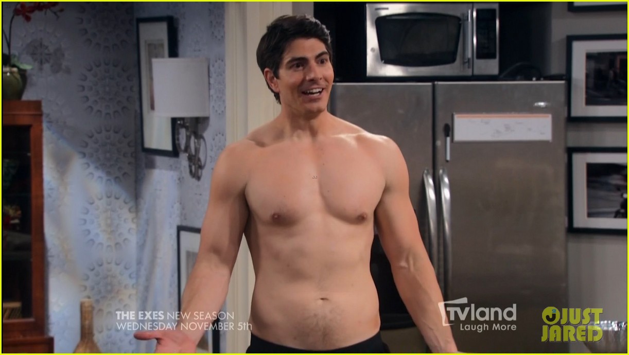 Brandon Routh Goes Shirtless in Tonight's 'The Exes' Premier...