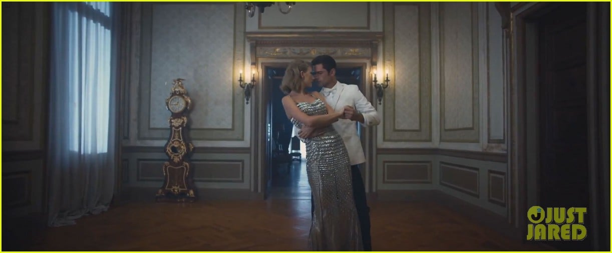 Taylor Swift Goes Crazy Over Sean O'Pry in 'Blank Space' Video Photo
