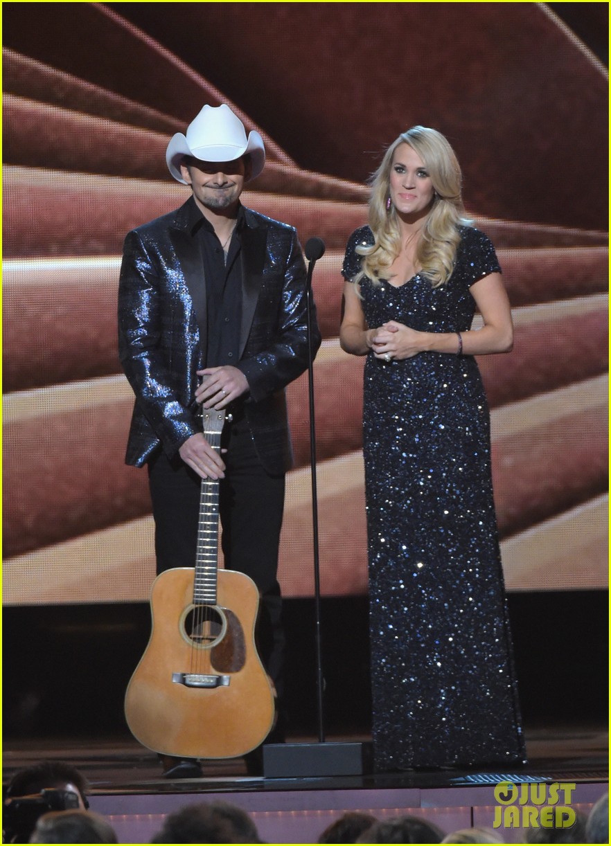 Carrie Underwood Accentuates Baby Bump in Final CMAs Look! Photo