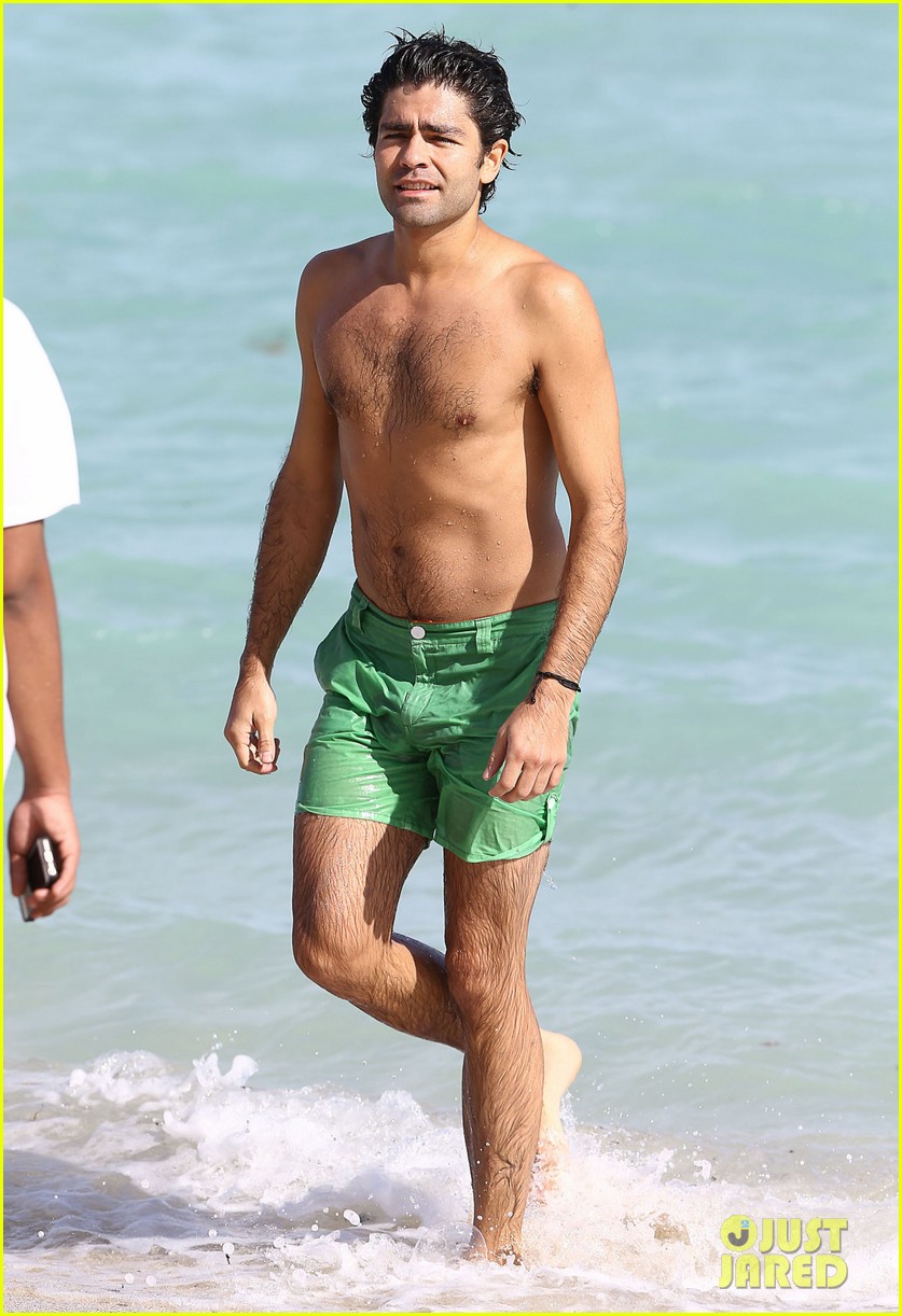 Entourages Adrian Grenier: Shirtless Miami Beach Day 
