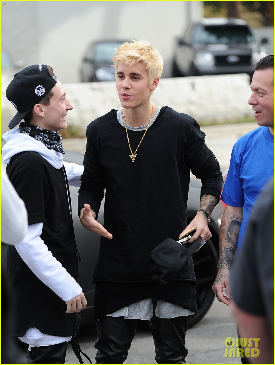 Justin Bieber Brings Back His Bleached Blonde 
