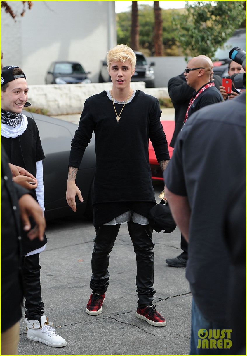 Justin Bieber Brings Back His Bleached Blonde 
