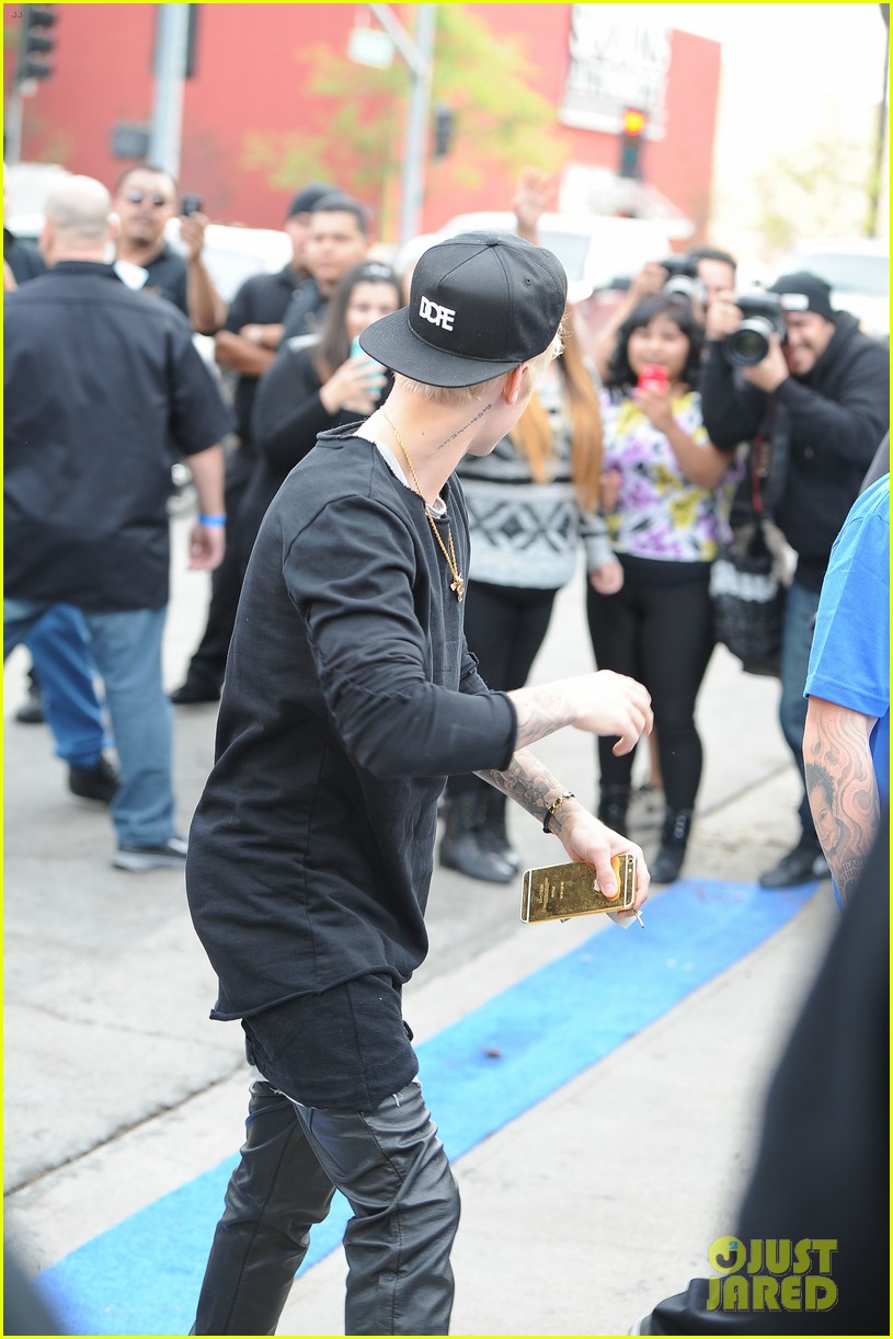 Justin Bieber Brings Back His Bleached Blonde 'Eminem' Hair Photo