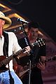kenny chesney vince vaughn american country countdown awards 02