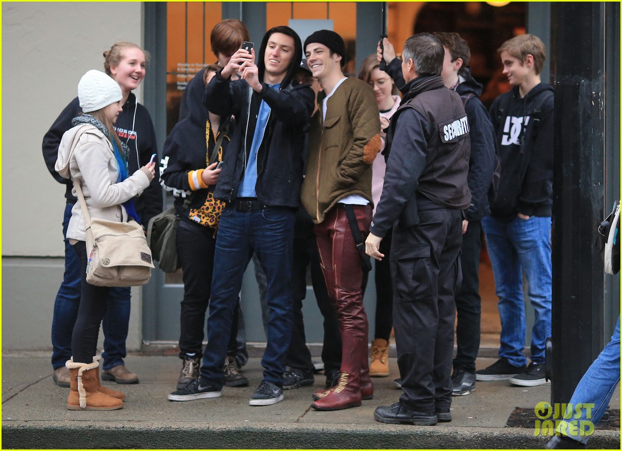 grant-gustin-candice-patton-wrap-up-flash-production-for-the
