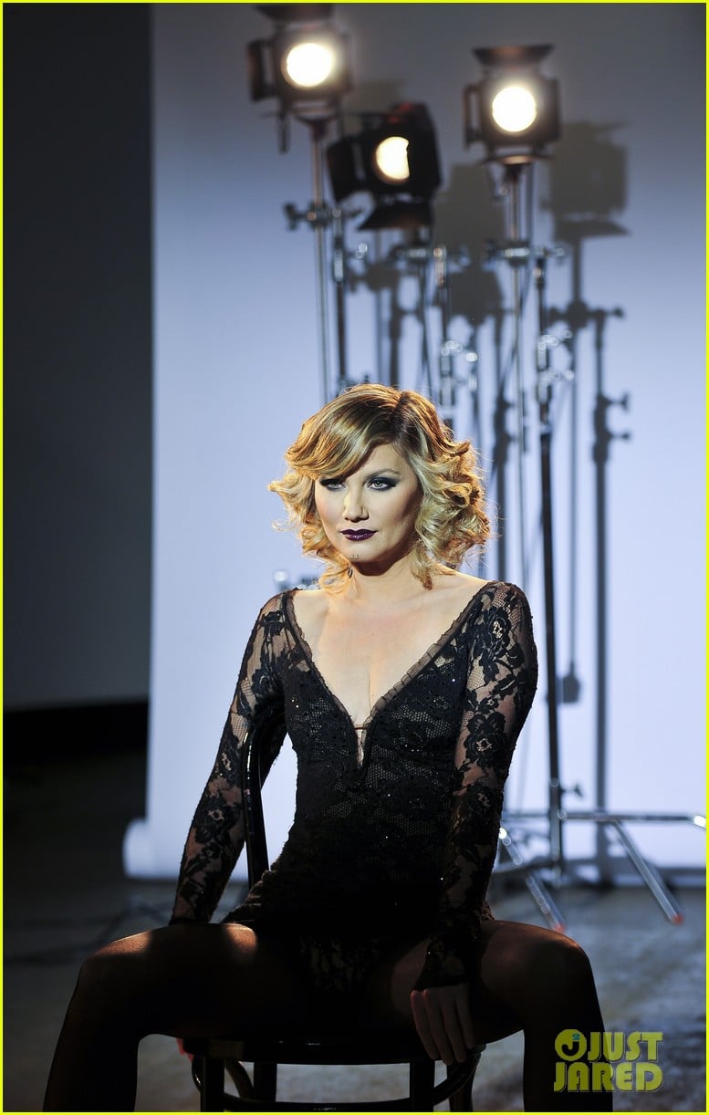 Jennifer Nettles Roxie Hart in This First Look at Her 'Chicago