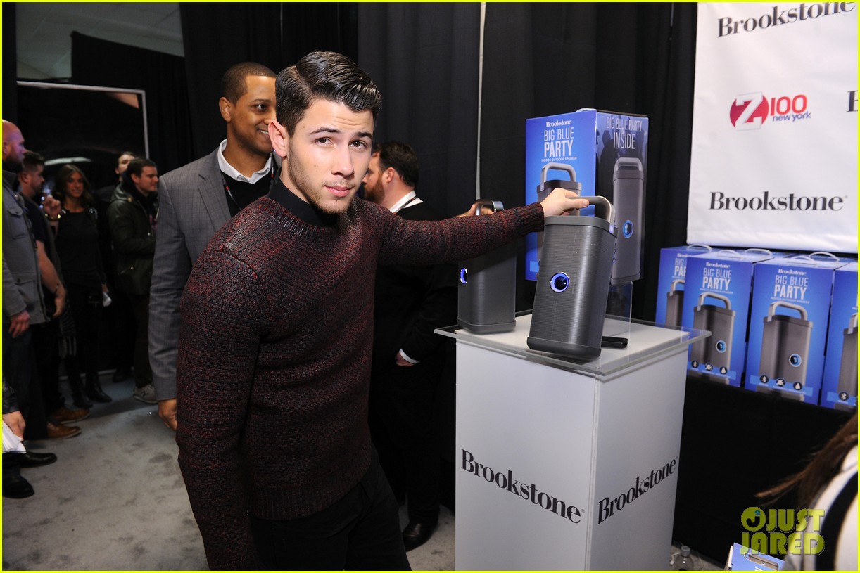 Nick Jonas Got Jealous Early On in Olivia Culpo Relationship Photo 3261183 Kevin Jonas, Nick