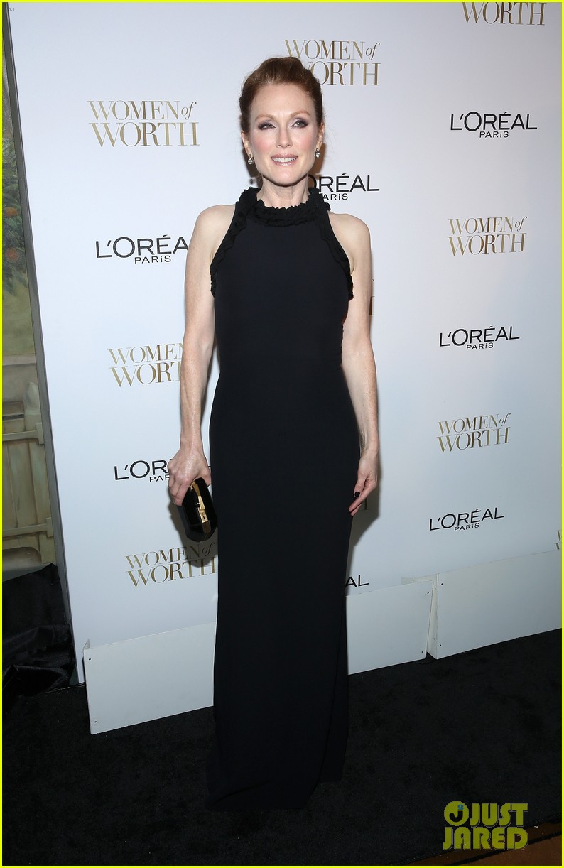 Julianne Moore Is a 'Woman of Worth' & the Oscar Frontrunner! Photo