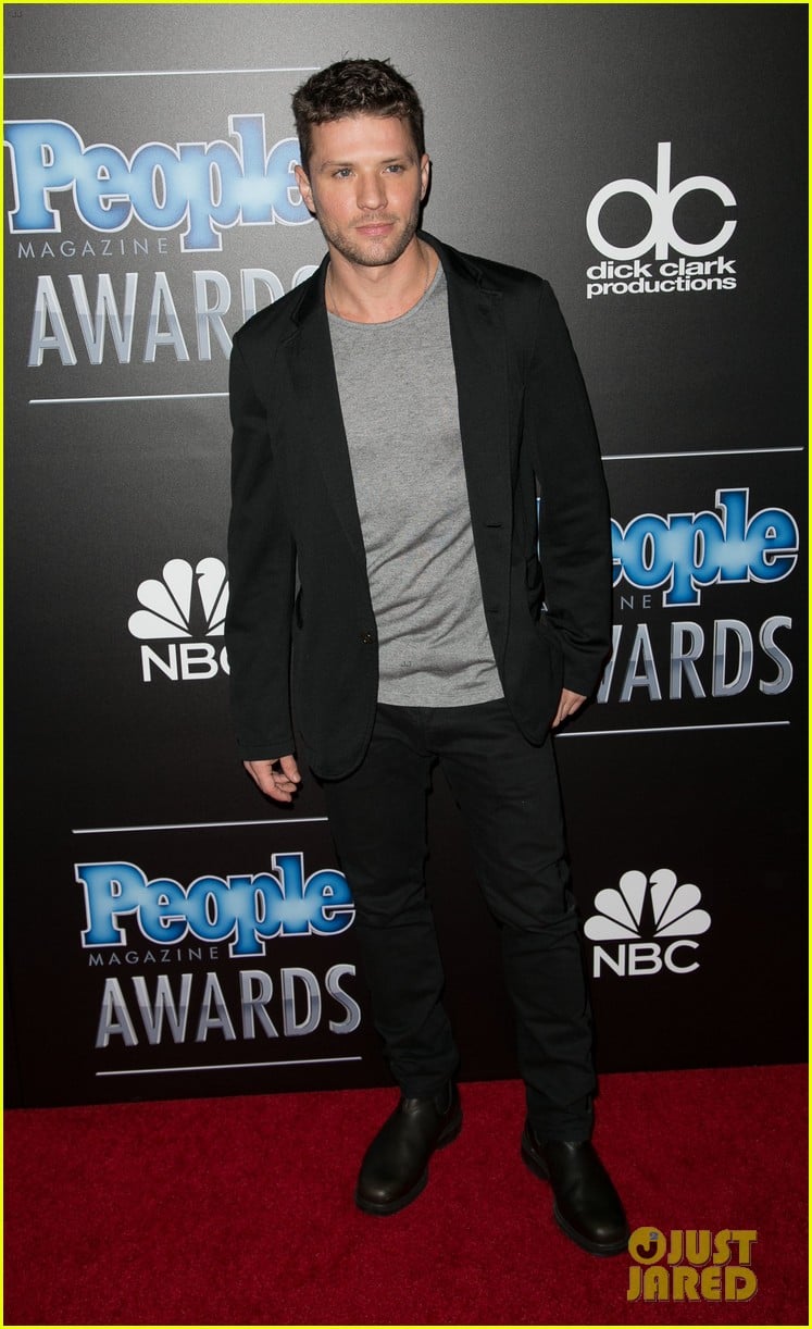 Ryan Phillippe & Girlfriend Paulina Slagter Heat Up the Red Carpet at