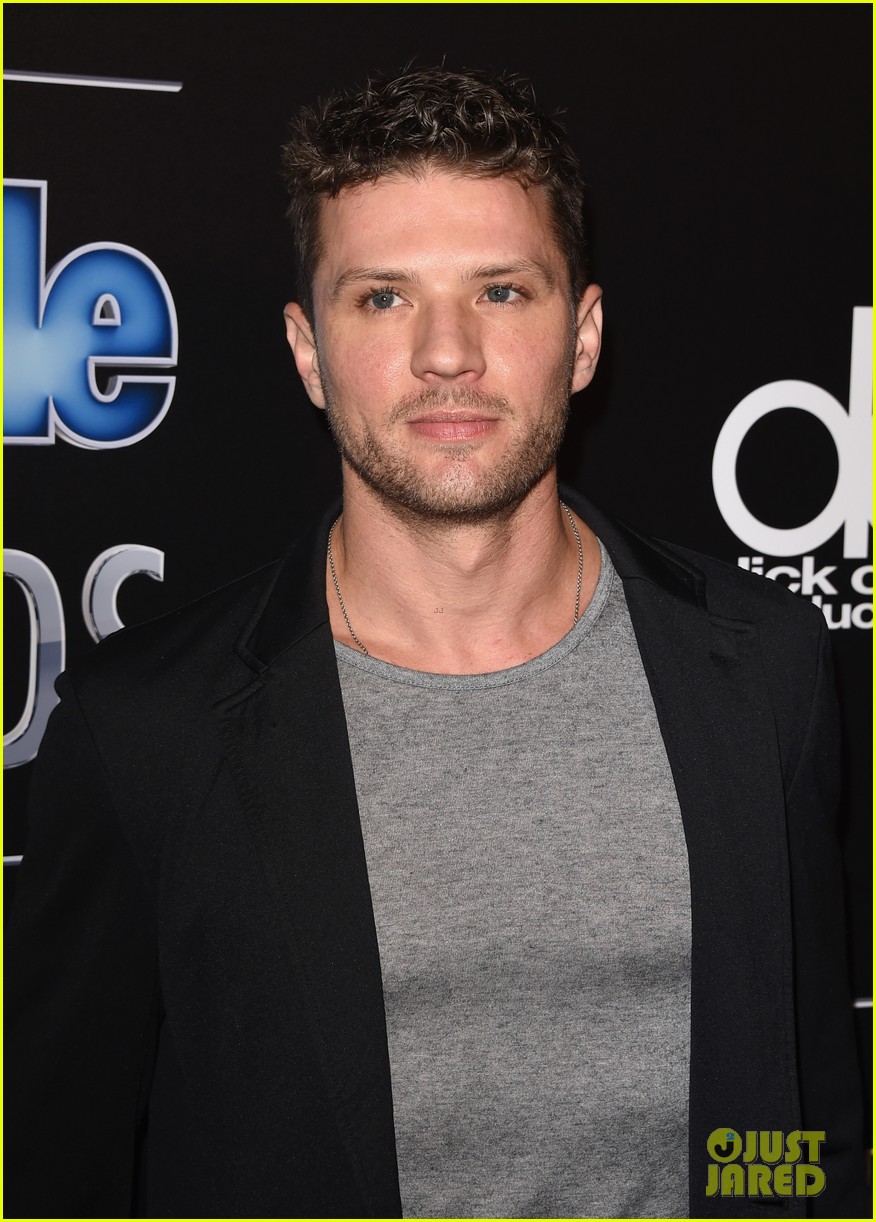 Ryan Phillippe & Girlfriend Paulina Slagter Heat Up the Red Carpet at