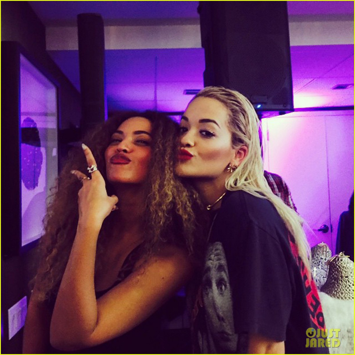 Rita Ora & Beyonce's Kissy Faces Show Their Silly Side at Holiday