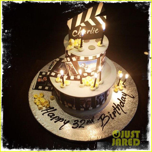 Britney Spears Wins Cake War for Her Boyfriend's Birthday! Photo